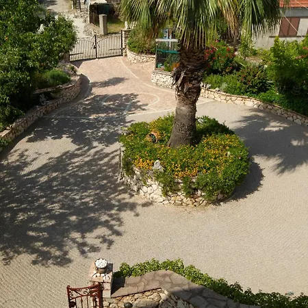 Octavius * Lefkada City